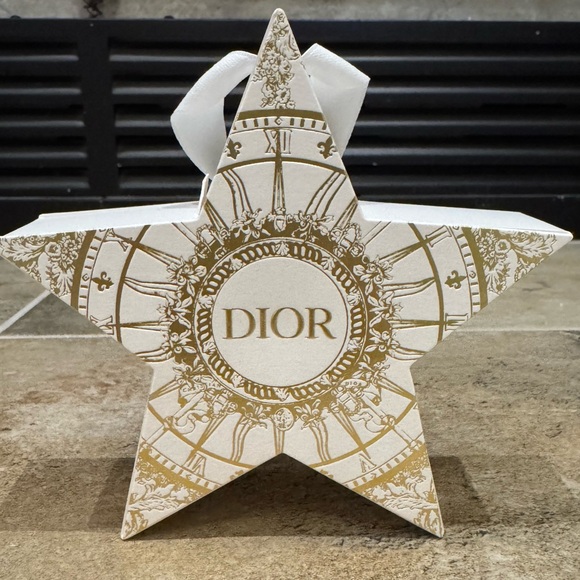 Limited Edition Dior Holiday 2024 Star Ornament and Deluxe Sample - Picture 2 of 7